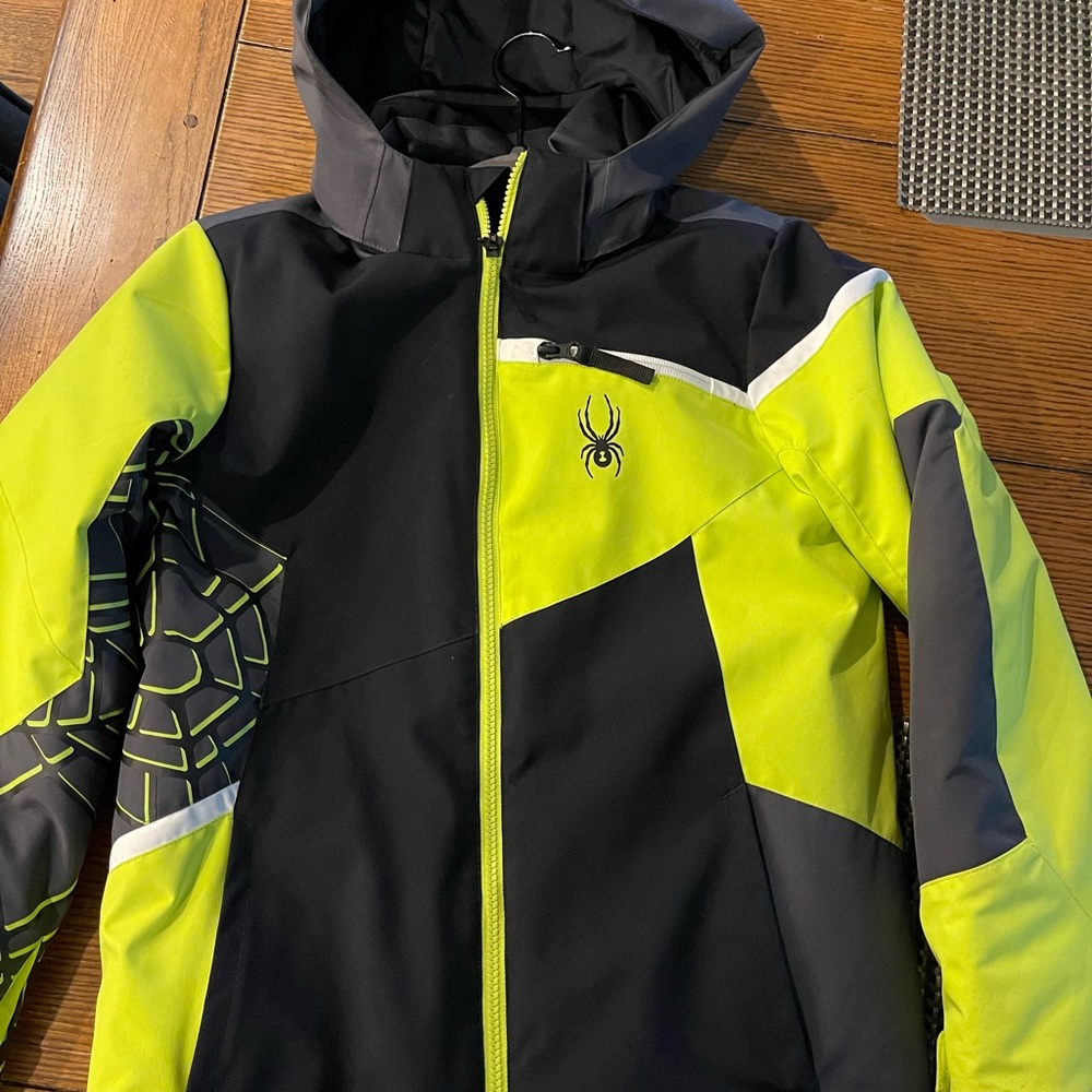 Spyder kids size 12 ski / snowboard jacket